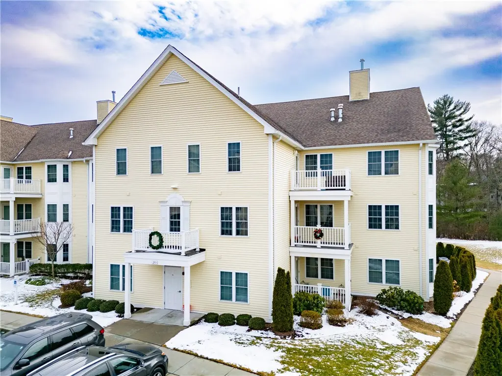 20 Saw Mill Dr # 306, North Kingstown