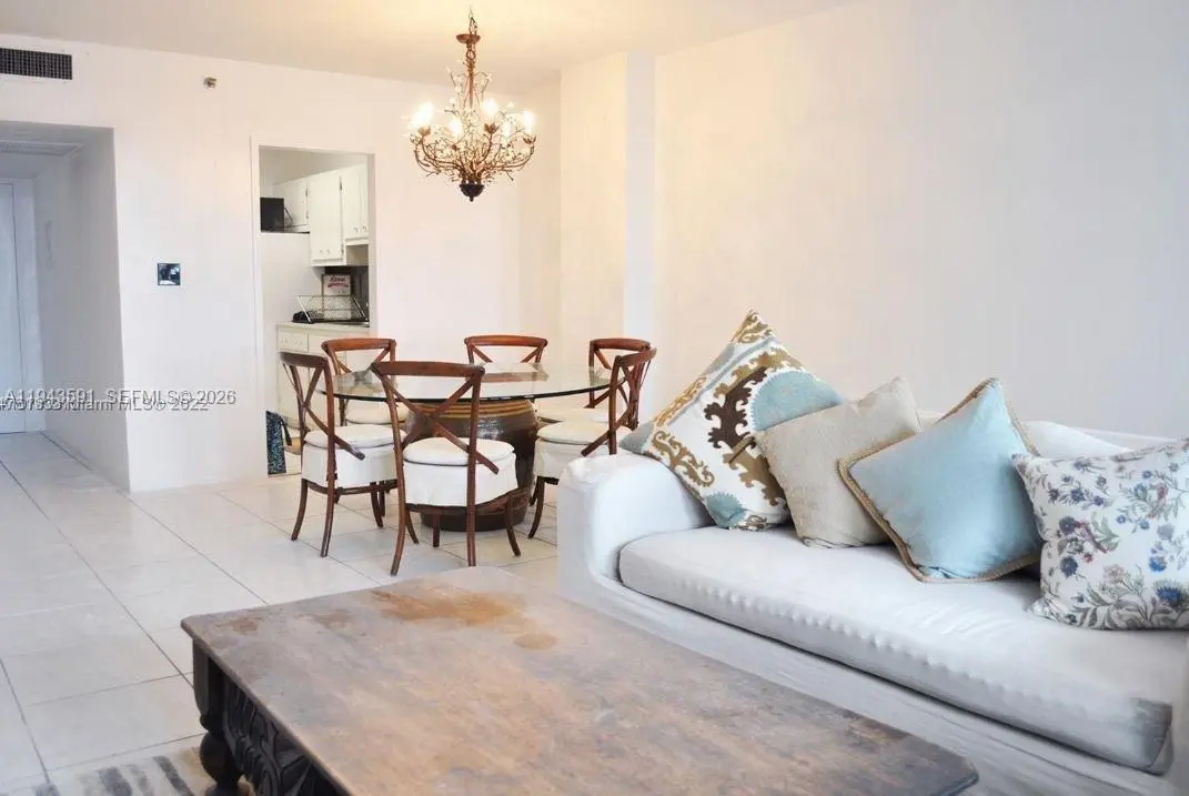 Photo of Listing #A11943591