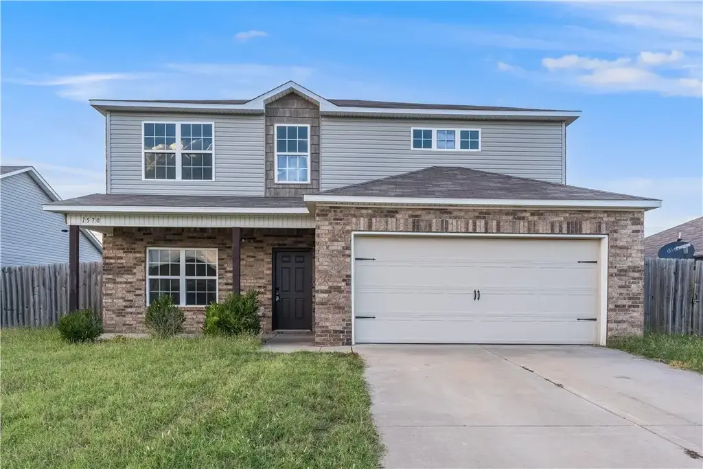1570 Scotland Drive, Centerton