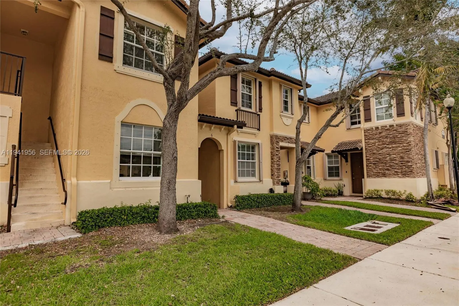 Photo of Listing #A11941956