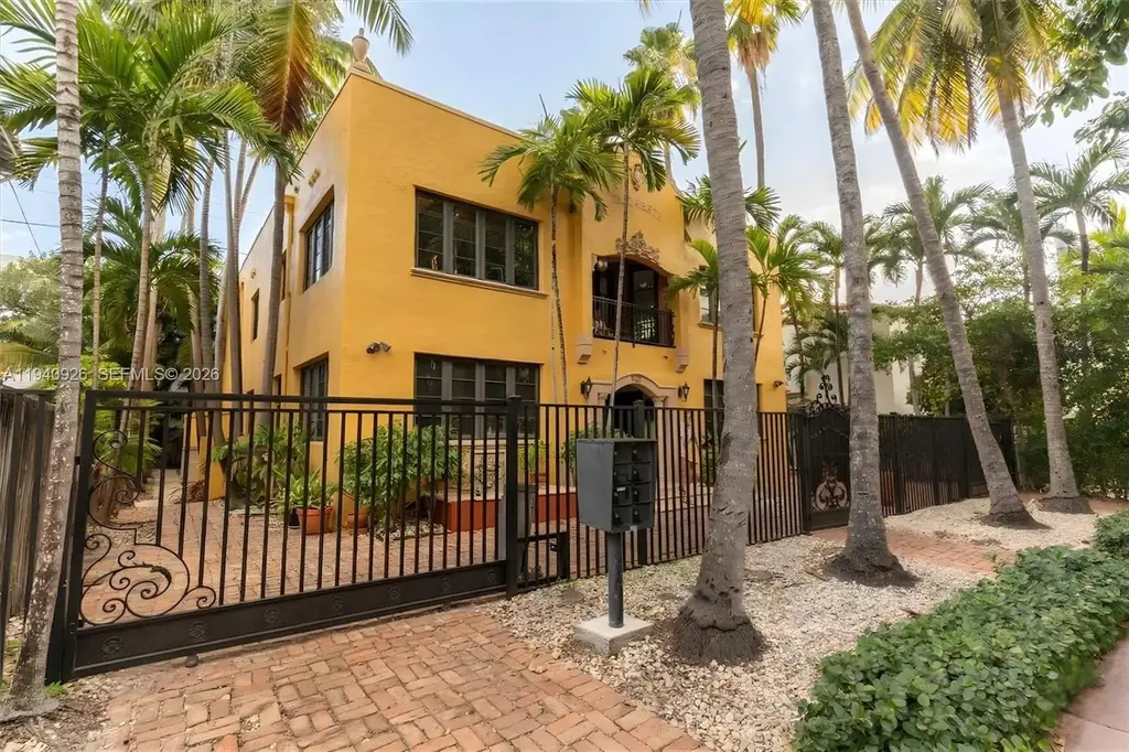 632 15th St, Miami Beach