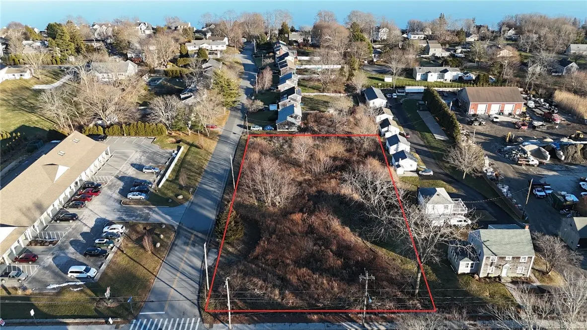 East Main Rd, Portsmouth