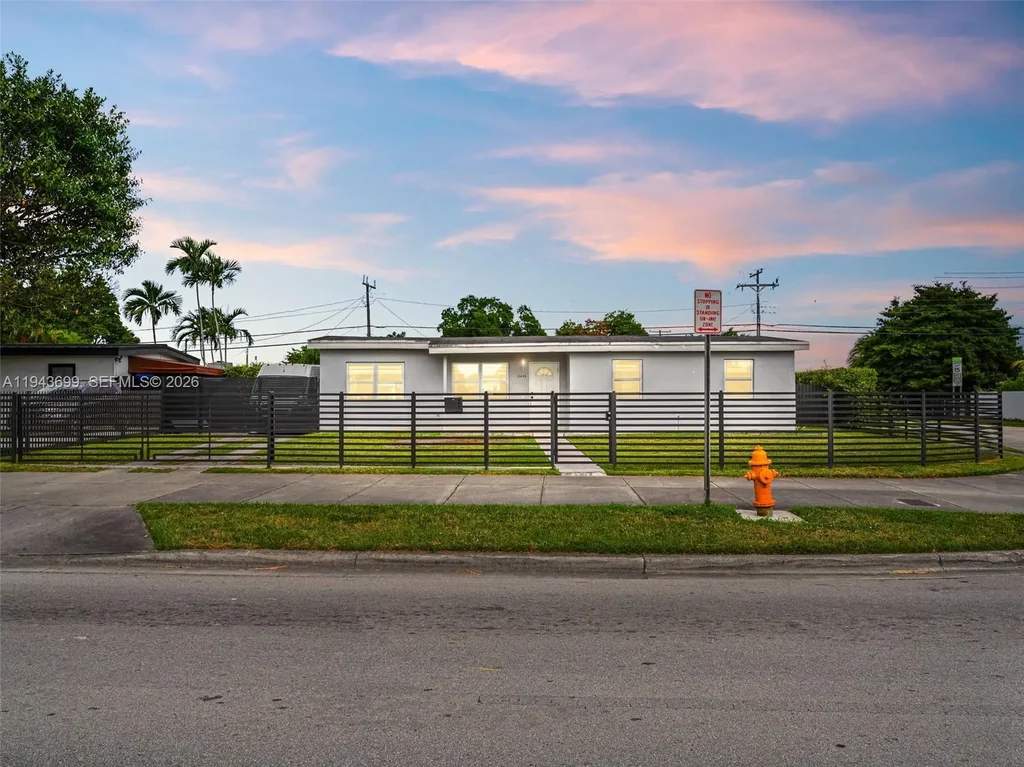 11401 Sw 56th St, Miami