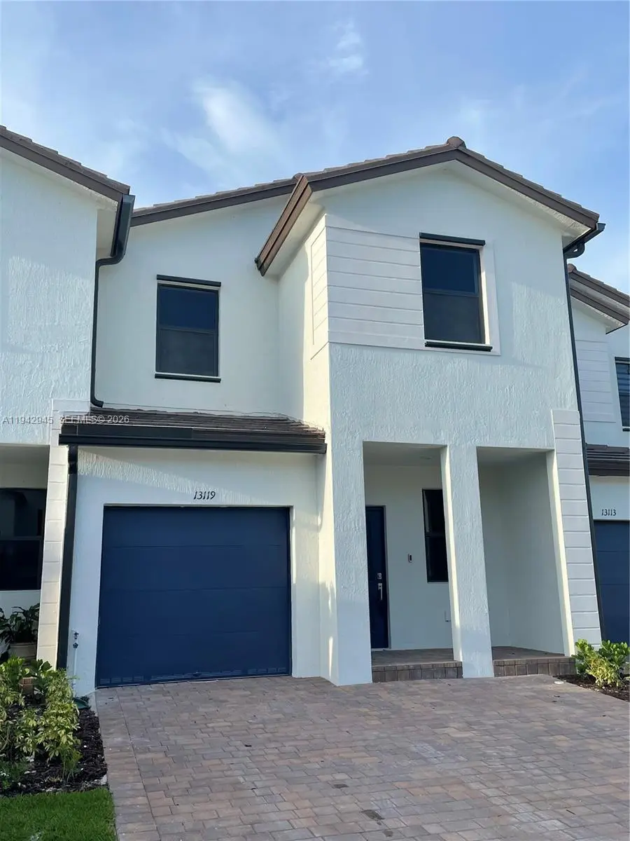 Photo of Listing #A11942945