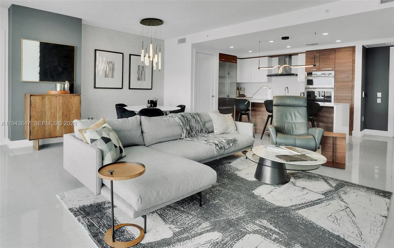 Photo of Listing #A11943647