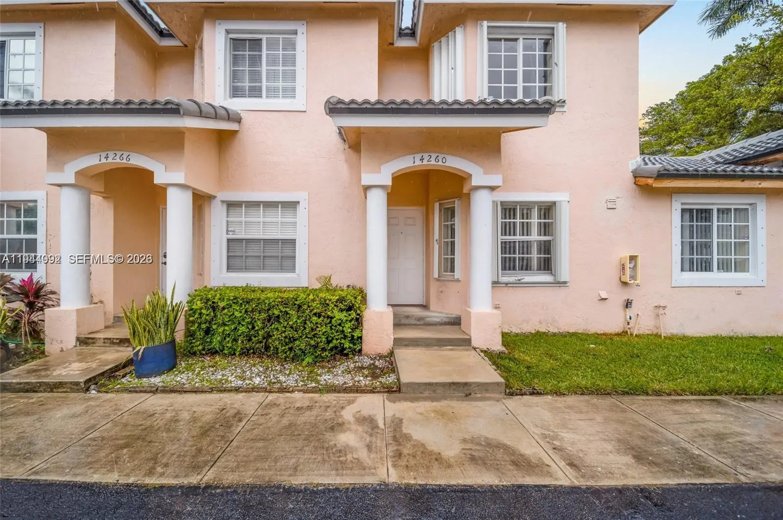 Photo of Listing #A11944092