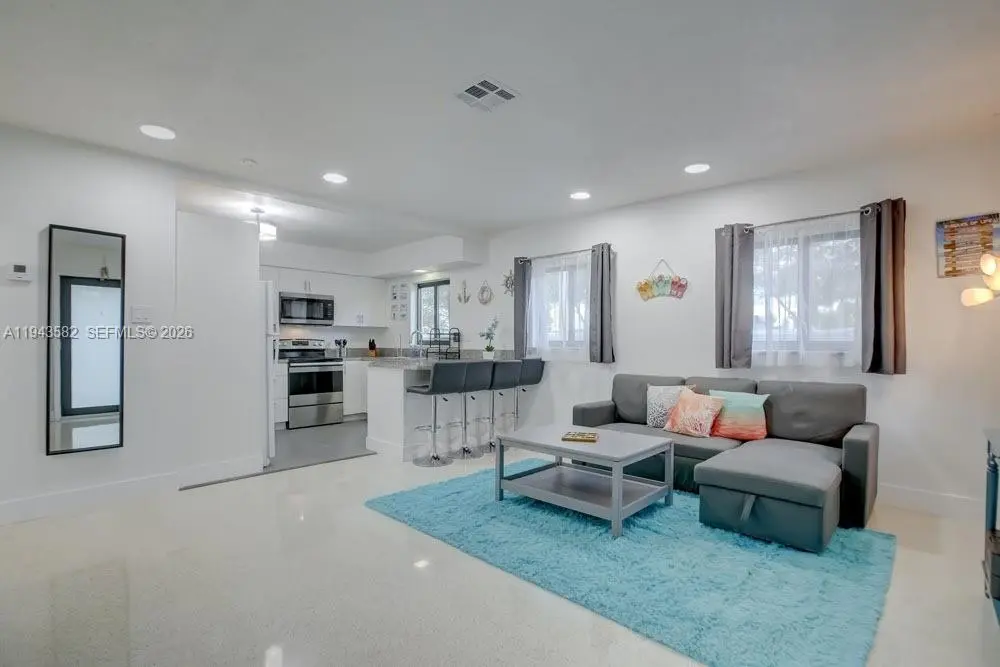 Photo of Listing #A11943582