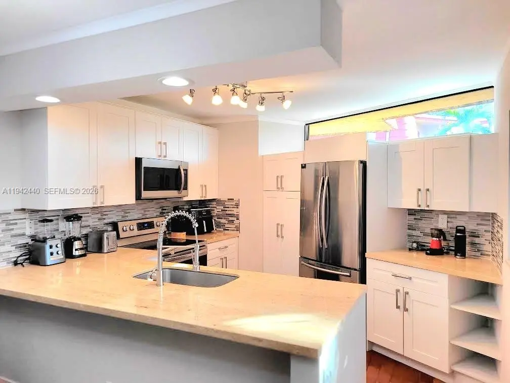 Photo of Listing #A11942440