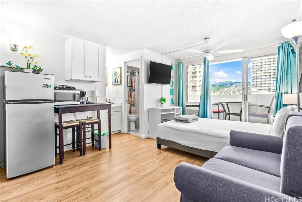 (unit #810) 2463 Kuhio Avenue, Honolulu