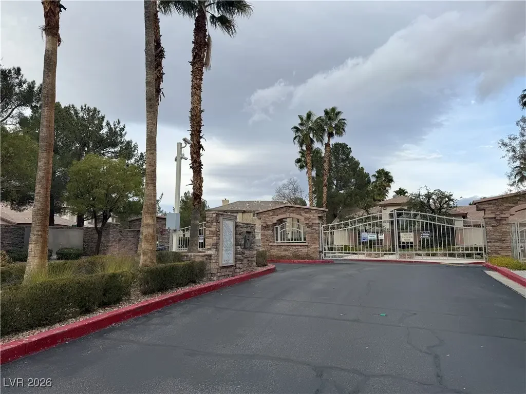 Photo of Listing #2747123