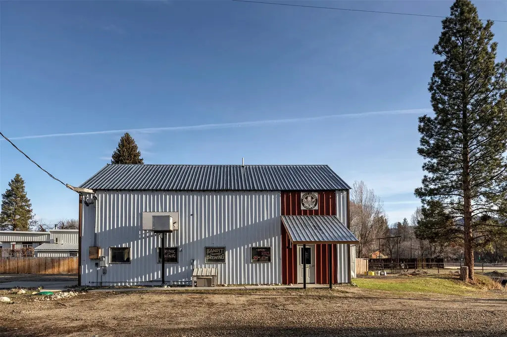 308 E Tanner Avenue, Darby