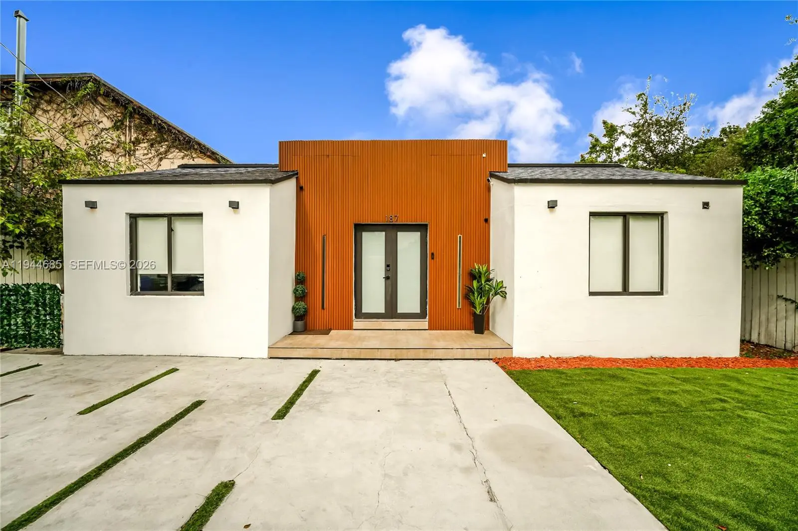 Photo of Listing #A11944685