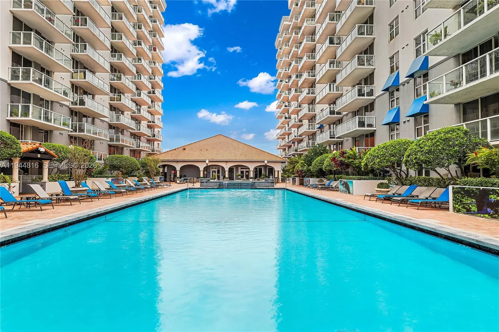 Photo of Listing #A11944816