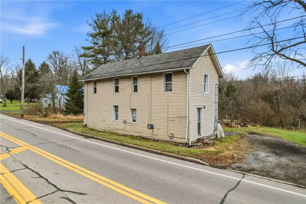 995 Mercer Avenue , Hermitage