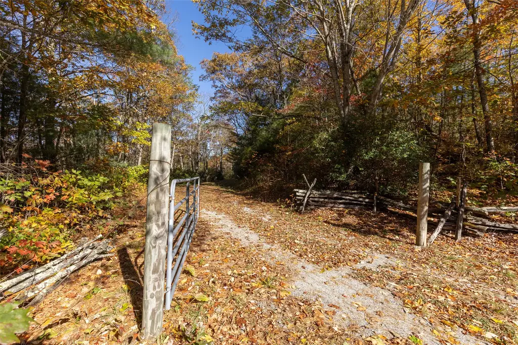 6507 Dillard Road, Scaly Mountain