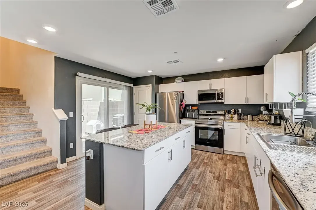 Photo of Listing #2747504