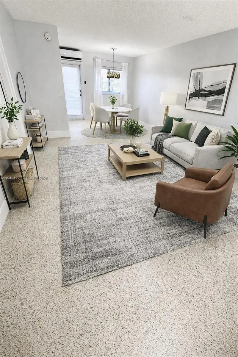 Photo of Listing #A11942472