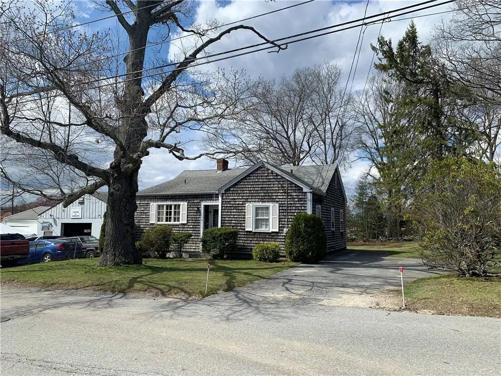 4 Harris Ave, Warren