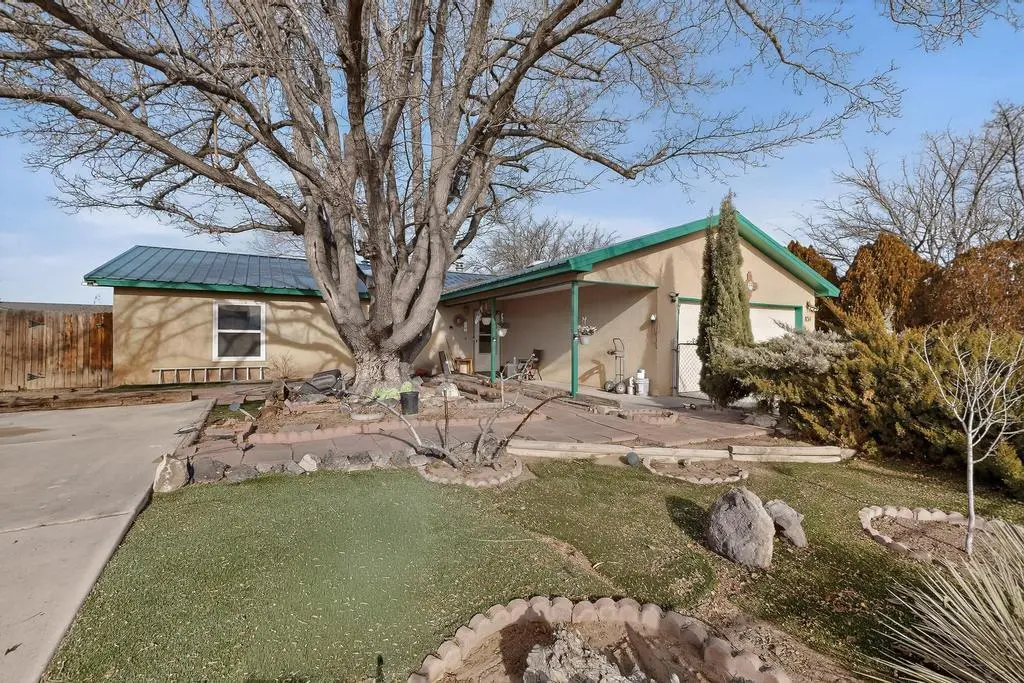 831 Gallahad Street Sw, Los Lunas