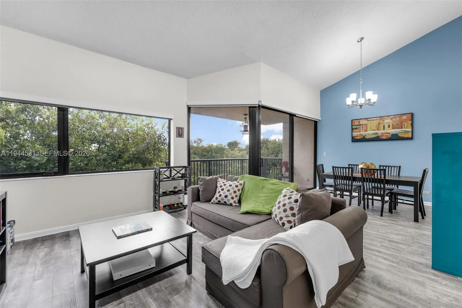 Photo of Listing #A11944531