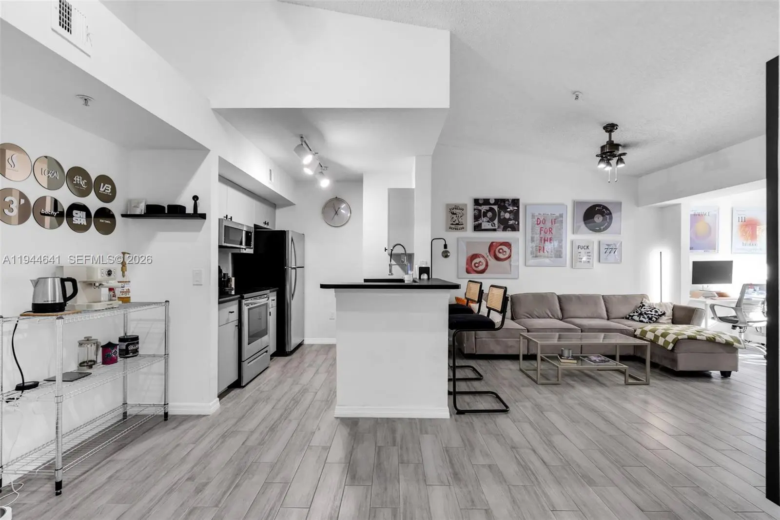 Photo of Listing #A11944641