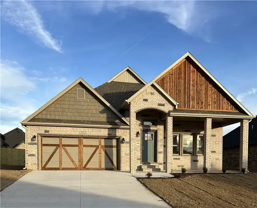1100 Flat Rock Street, Bentonville