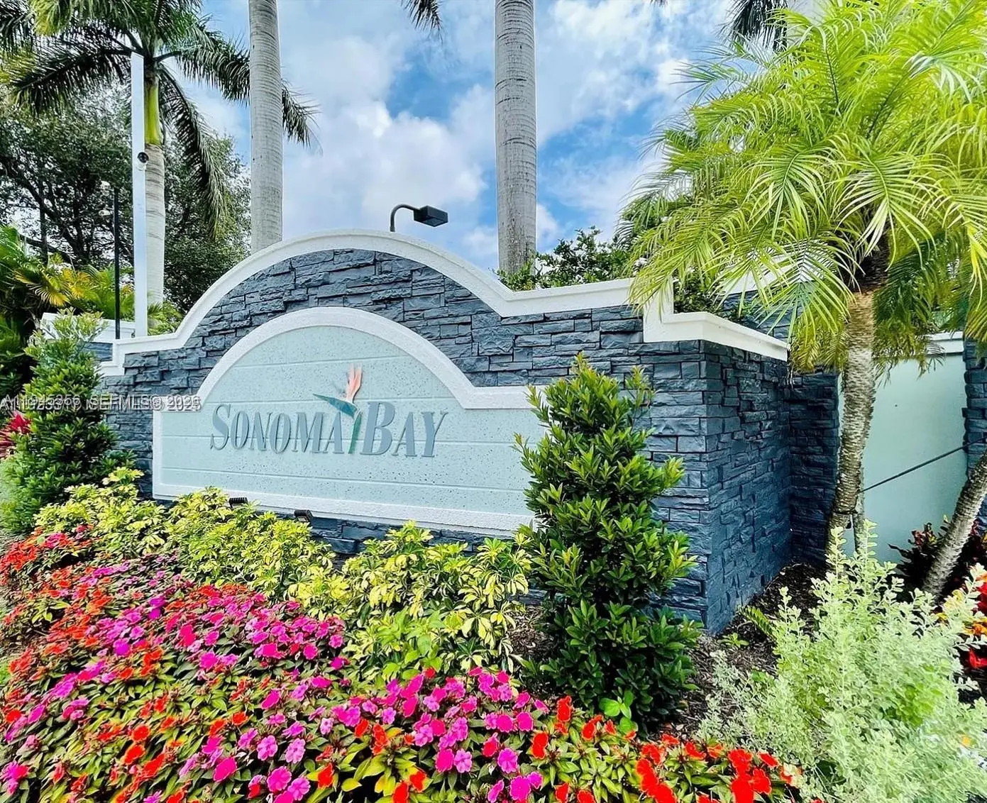 Photo of Listing #A11945356