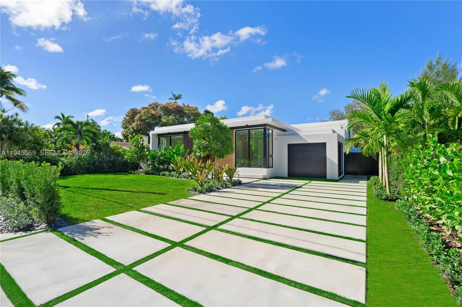 Photo of Listing #A11945569