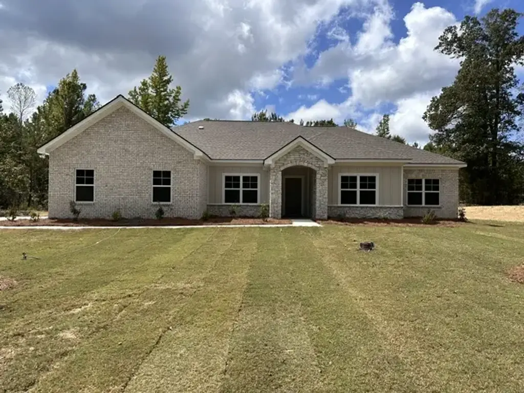 986 Lee Rd 126, Opelika