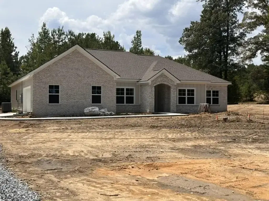986 Lee Rd 126, Opelika