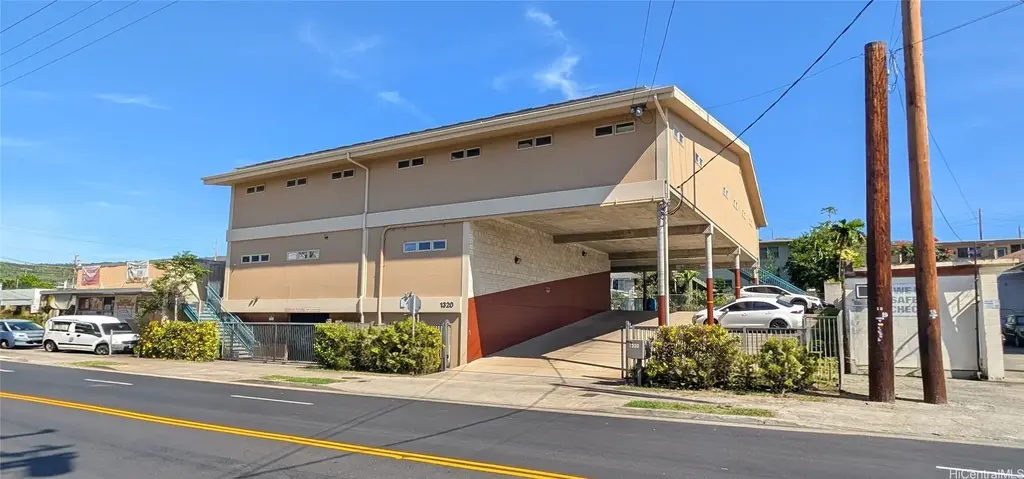 1320 N School Street, Honolulu