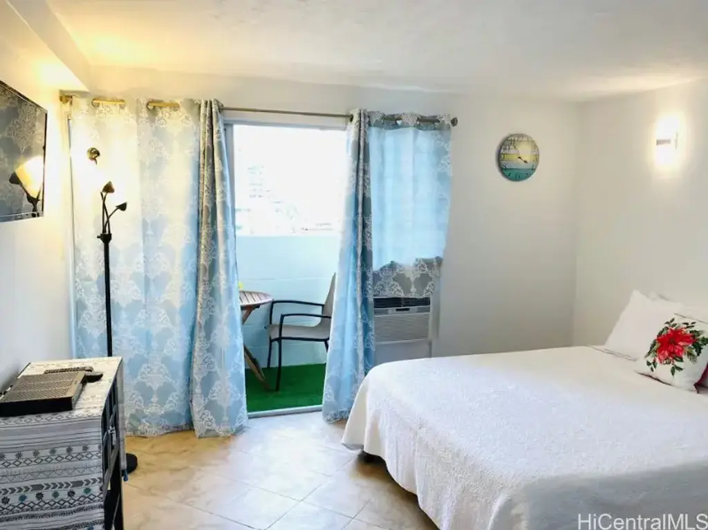 (unit #1005a) 2450 Prince Edward Street, Honolulu