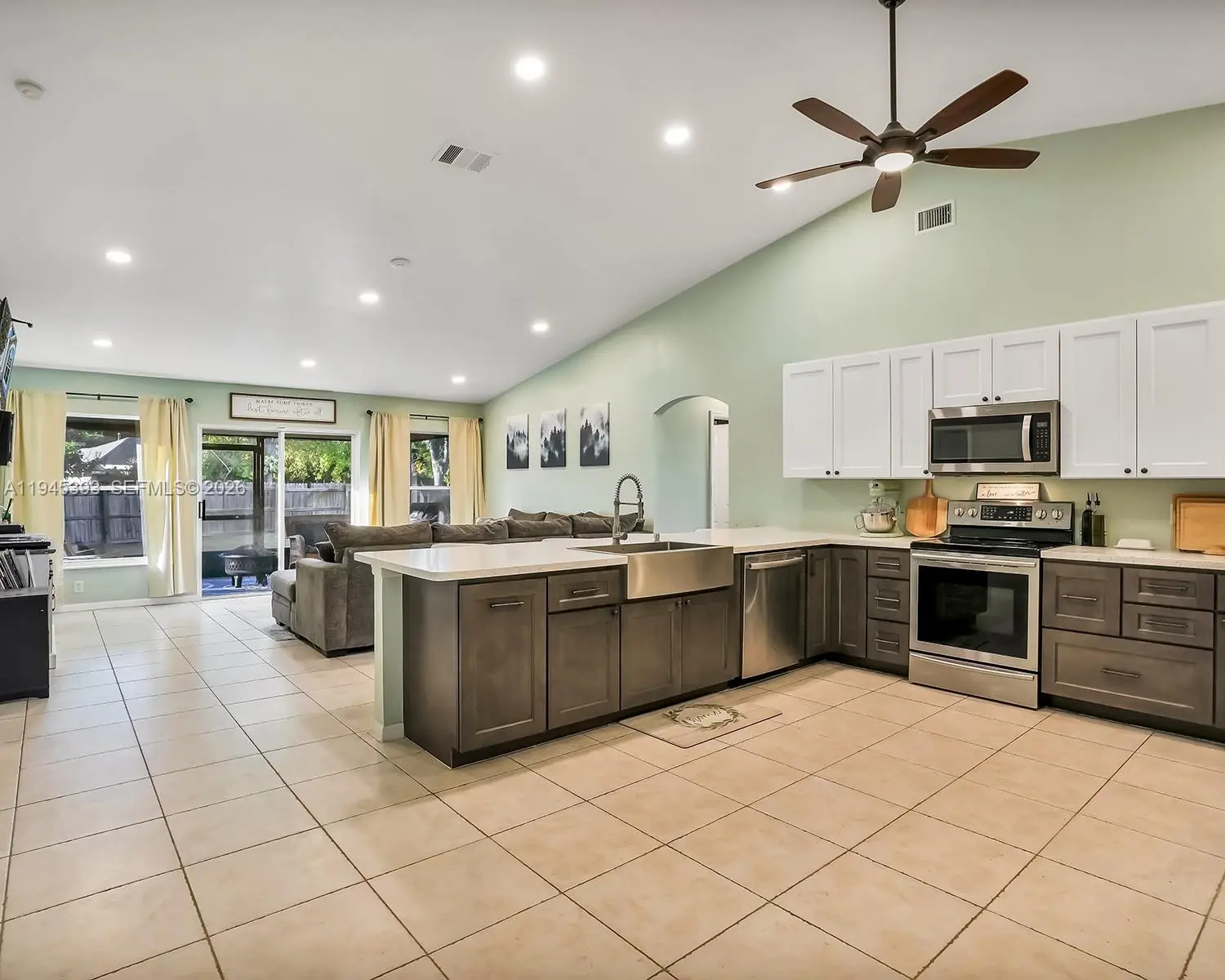 Photo of Listing #A11945393