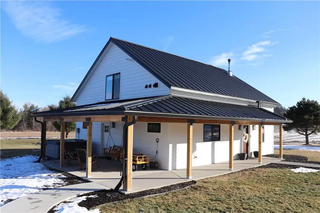 N2524 Thundercloud Road, Black River Falls