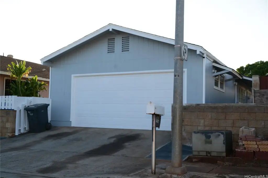 94-667 Maaniani Place, Waipahu