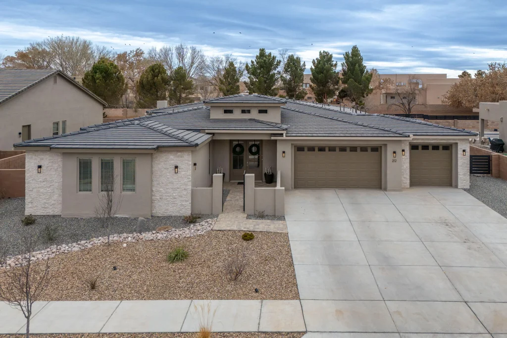 212 Lavender Place Ne, Albuquerque