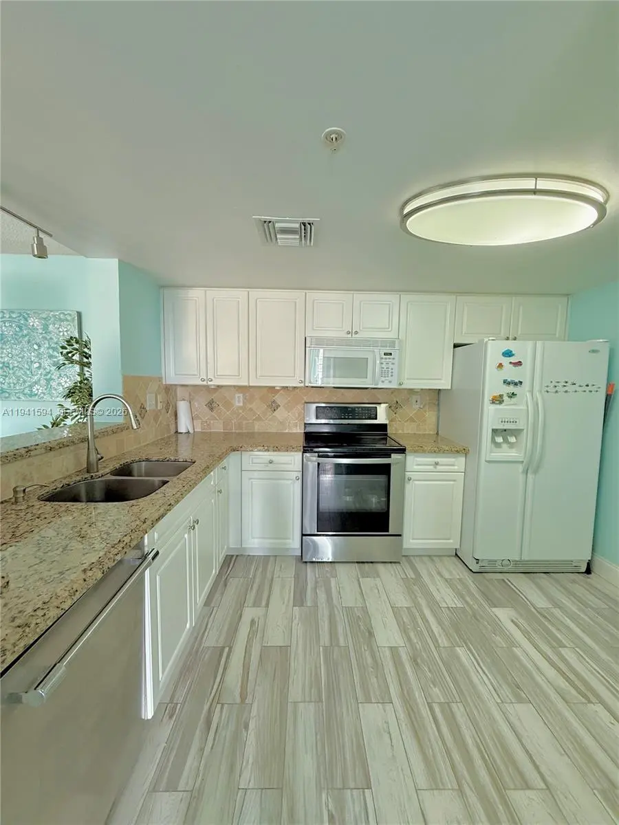 Photo of Listing #A11941594