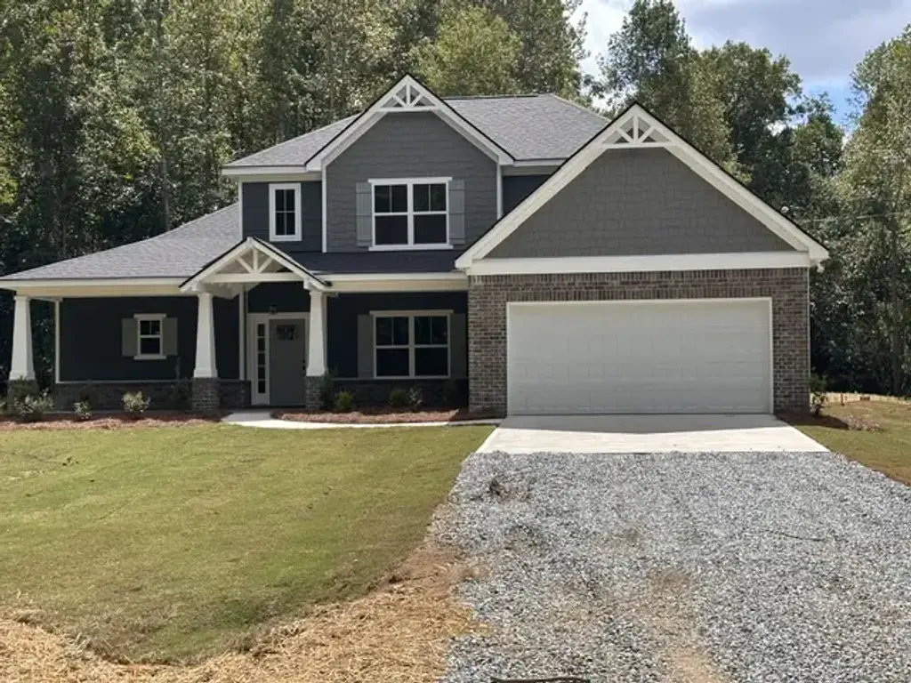 998 Lee Rd 126, Opelika
