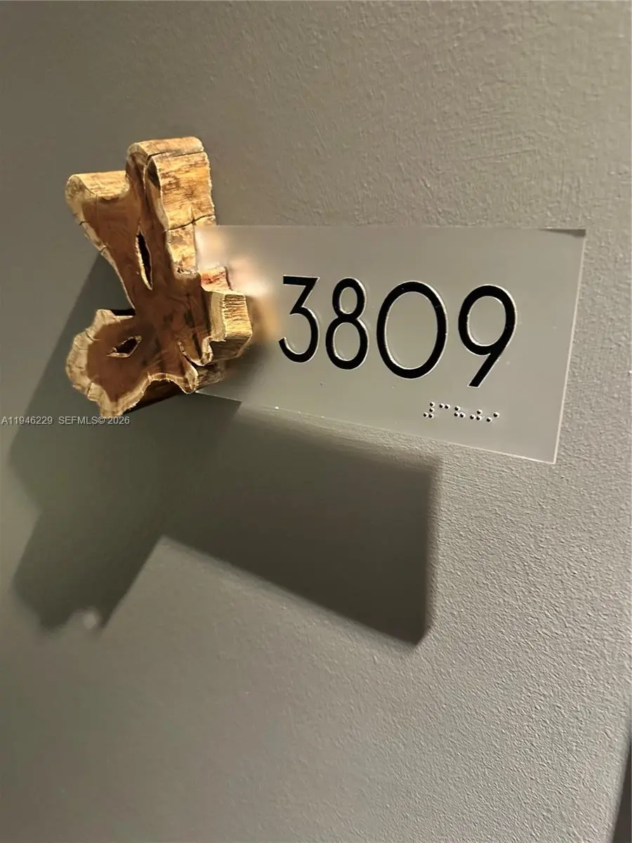 Photo of Listing #A11946229