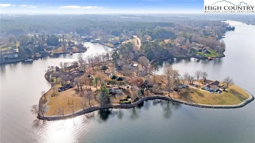 6692 Valwood Road, Conover