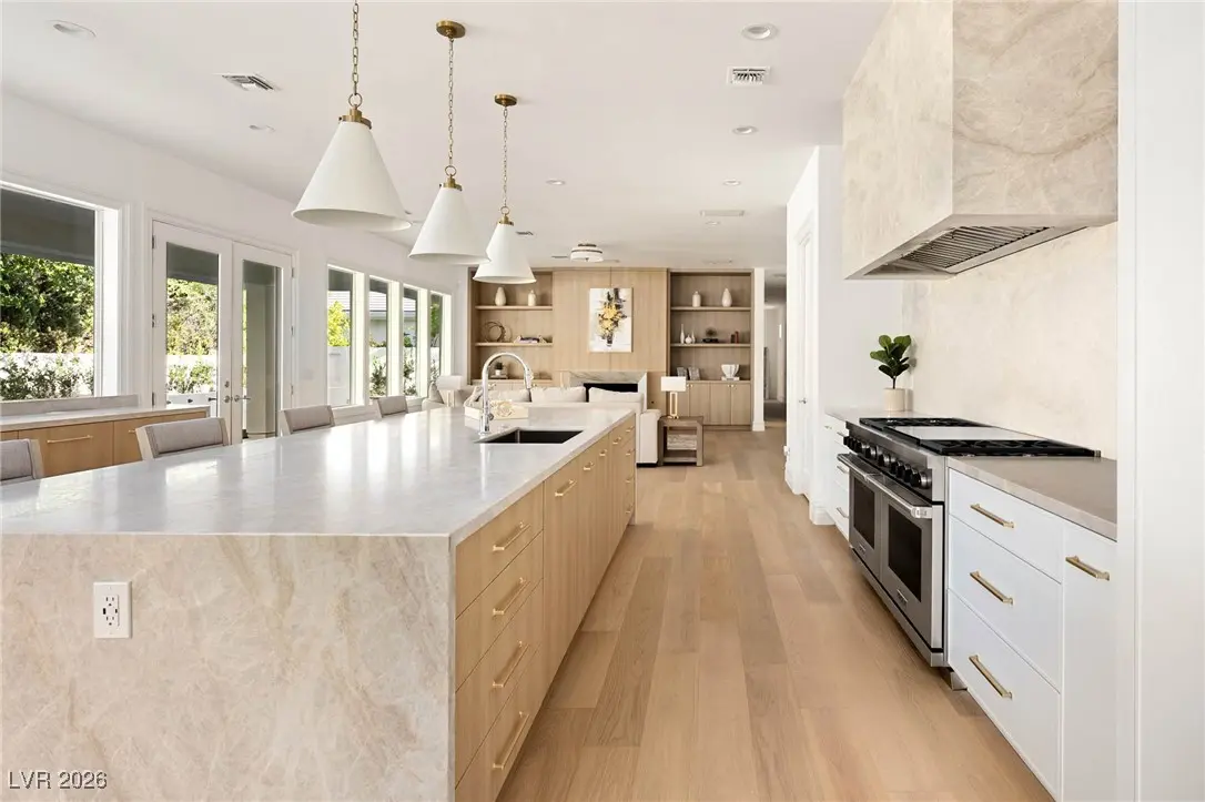 Photo of Listing #2748277