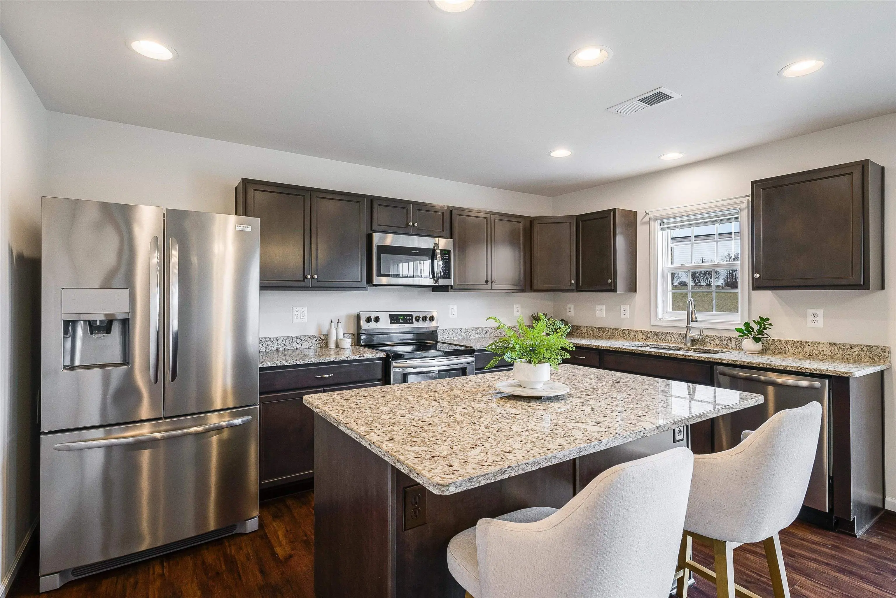 208 Oakbridge Dr, Waynesboro