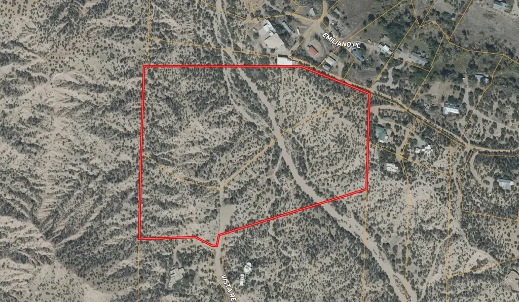 137 Vista Redonda, Santa Fe