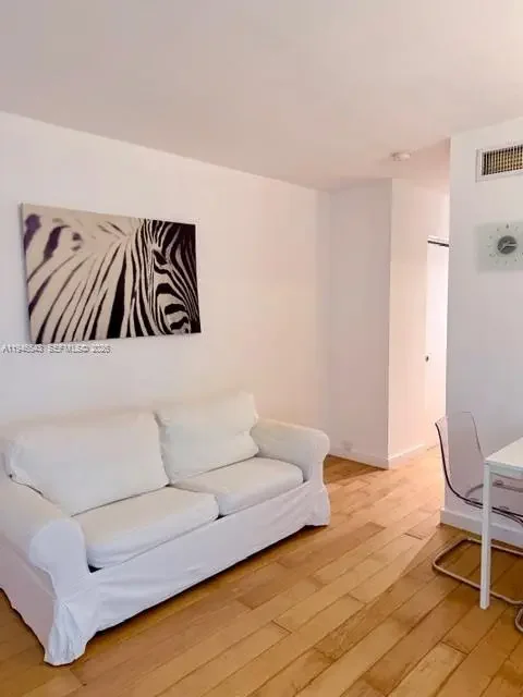 Photo of Listing #A11946543