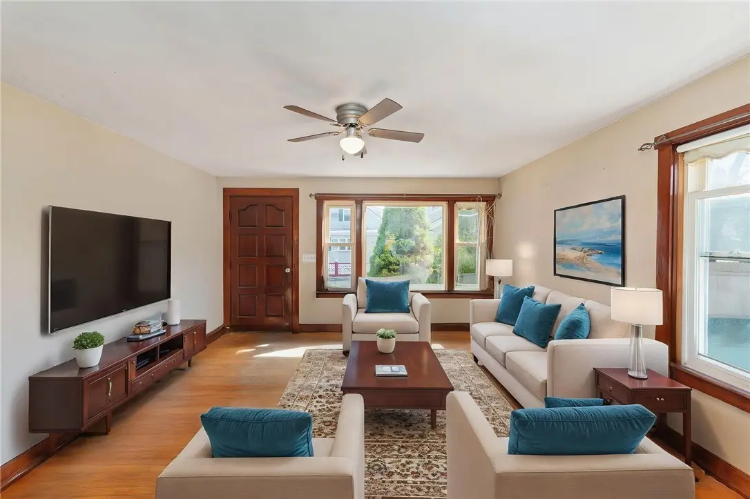 75 Northup St, Warwick