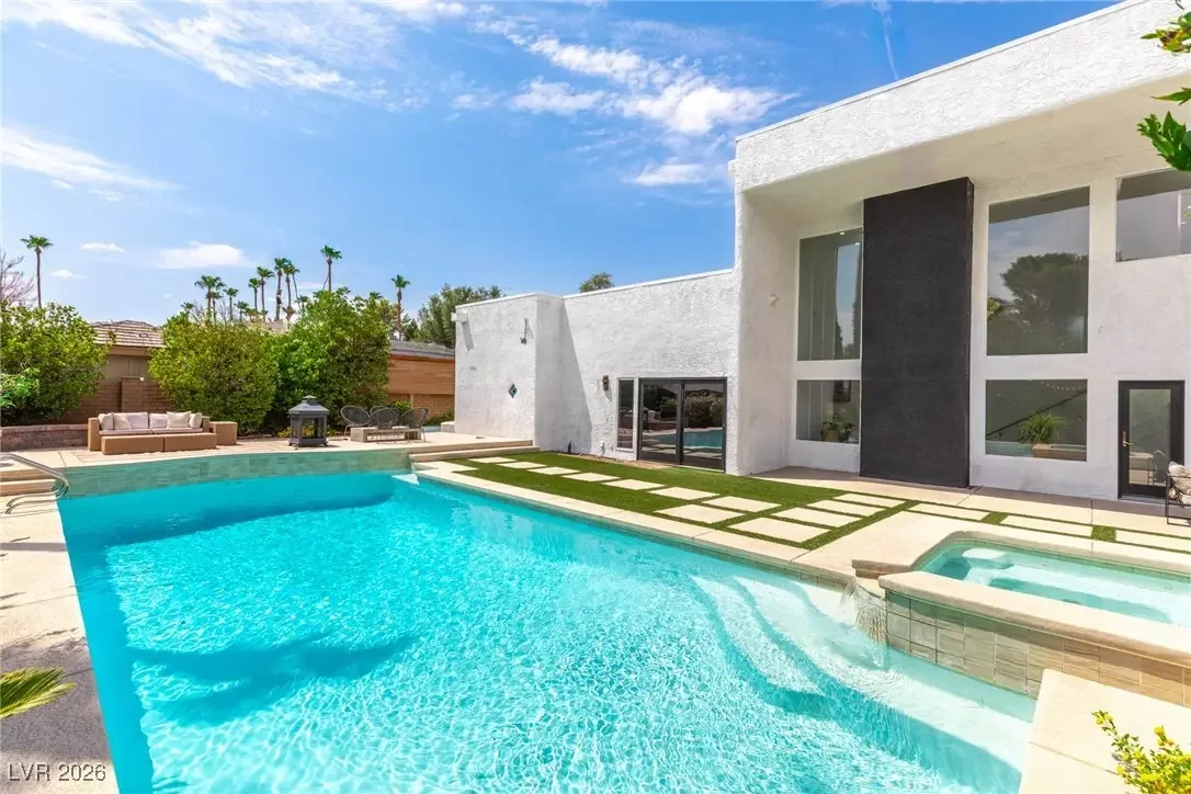 Photo of Listing #2748306