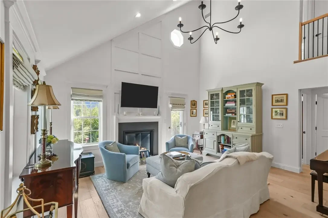 310 Corey Ln, Middletown