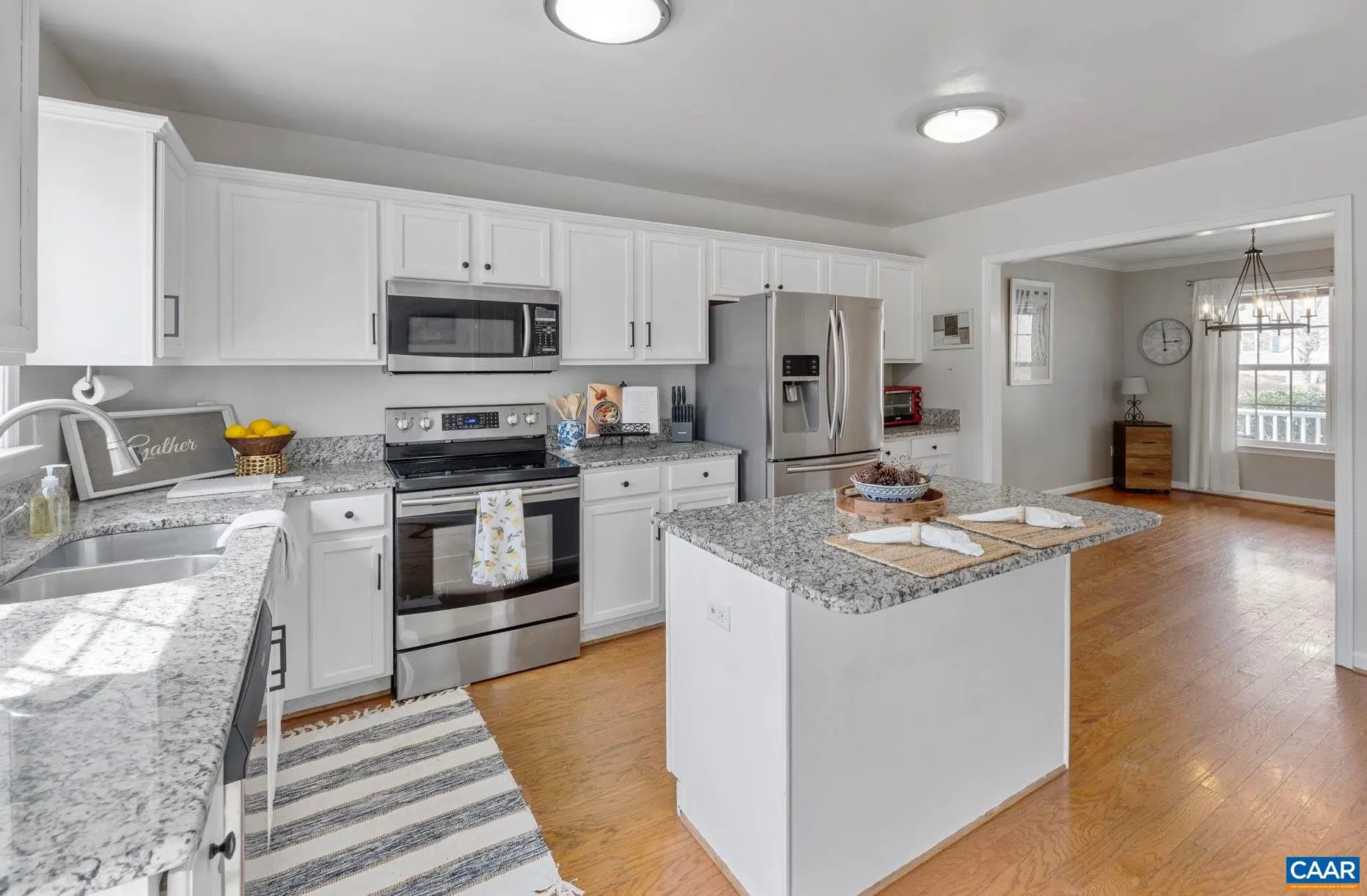 89 Riverside Dr, Palmyra