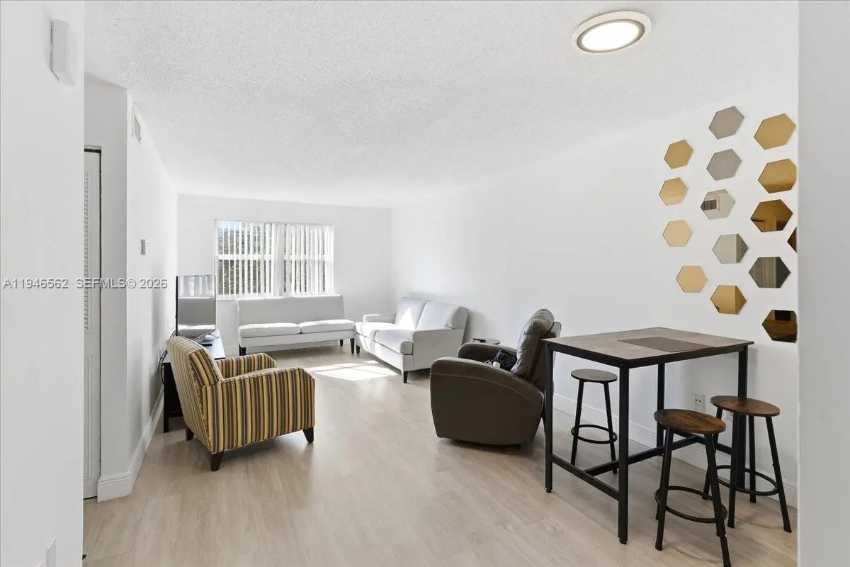 Photo of Listing #A11946562