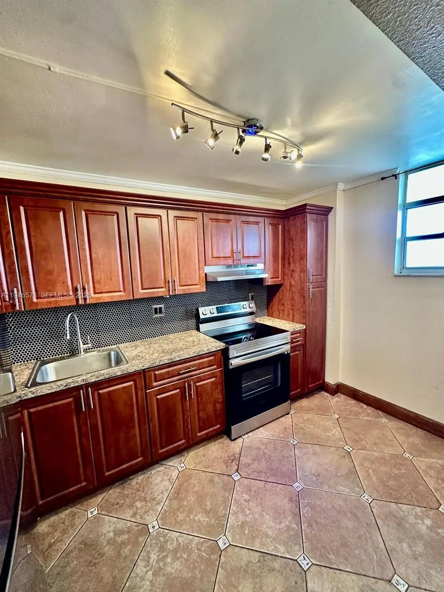 Photo of Listing #A11946578